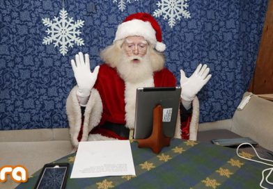 Papá Noel cambia el trineo por las videoconferencias